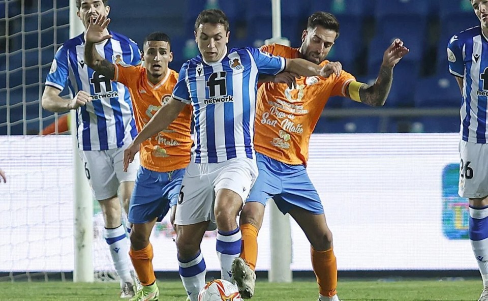 莱万特, 两位主帅库