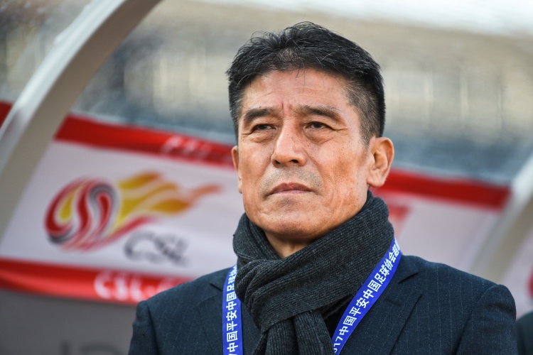 矛盾, 将足球生涯, 而不是更执 矛盾, 将足球生涯, 而不是更执