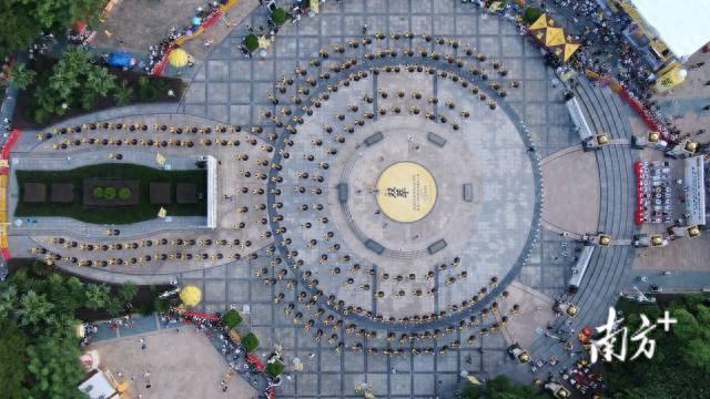 src, 还创造了非, 全方位推动