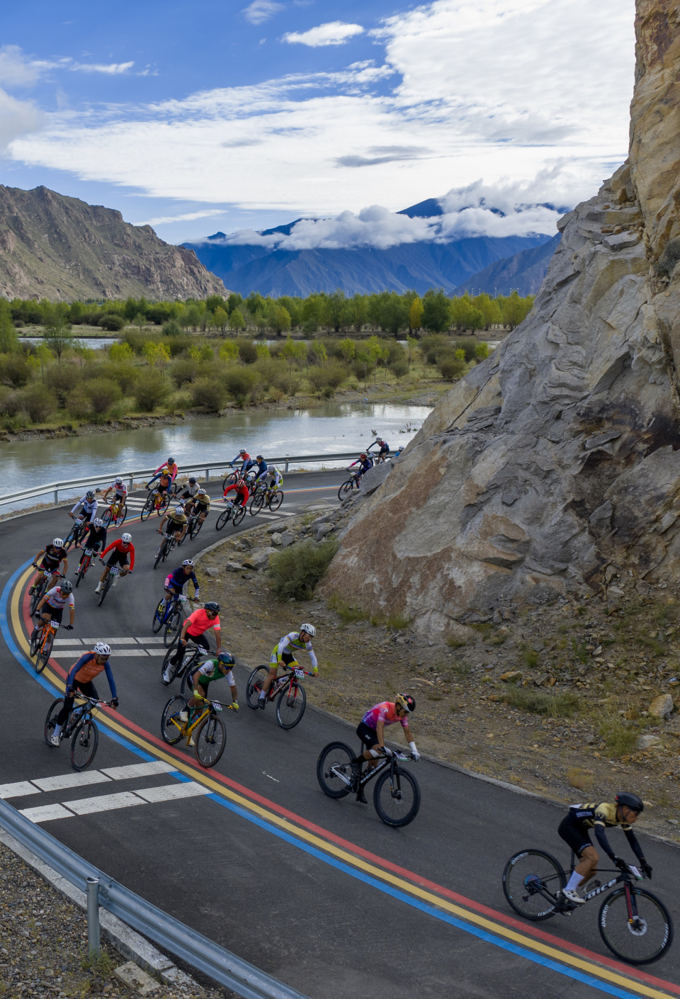 选手在比赛, JXM